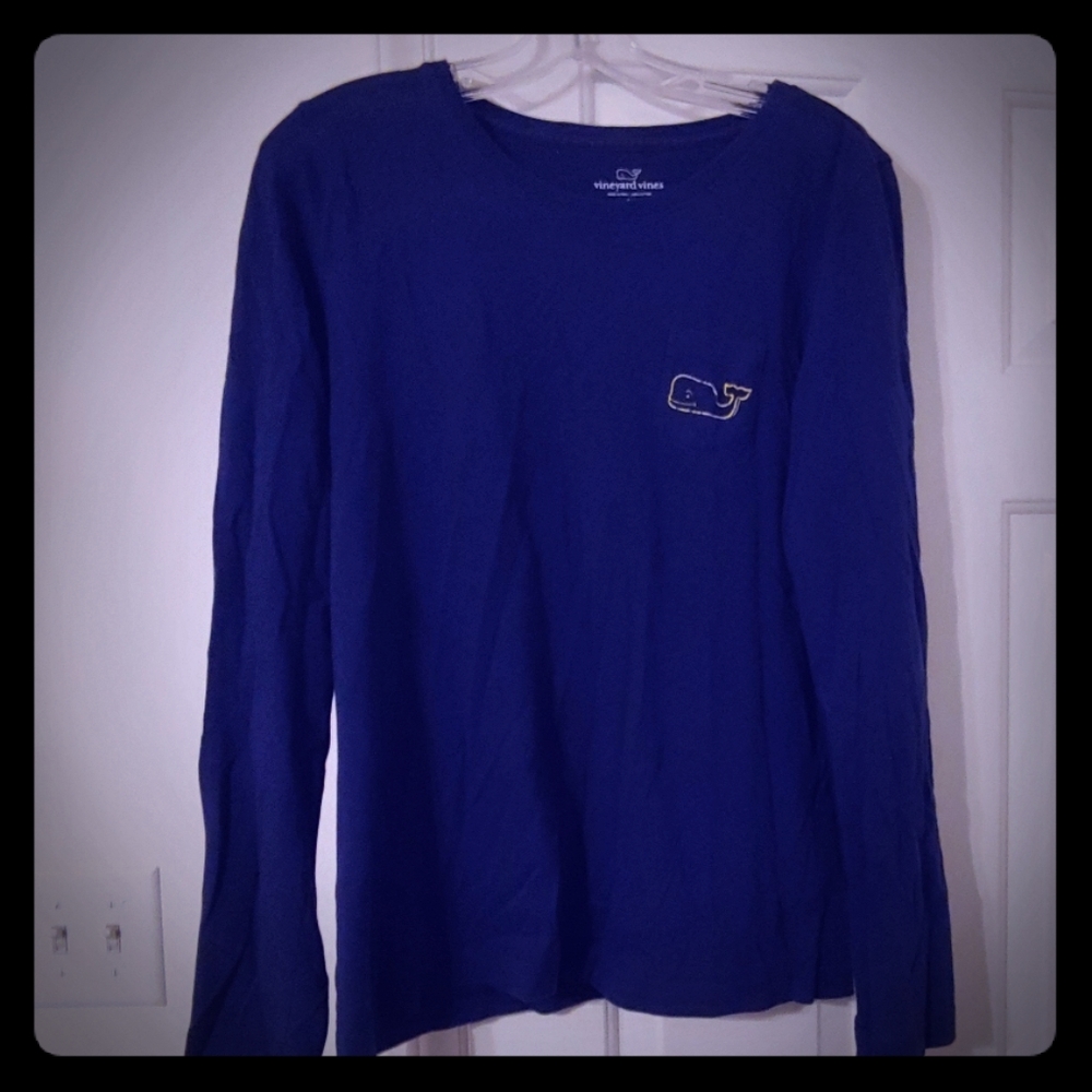 Vineyard vines front pocket whale T-shirt